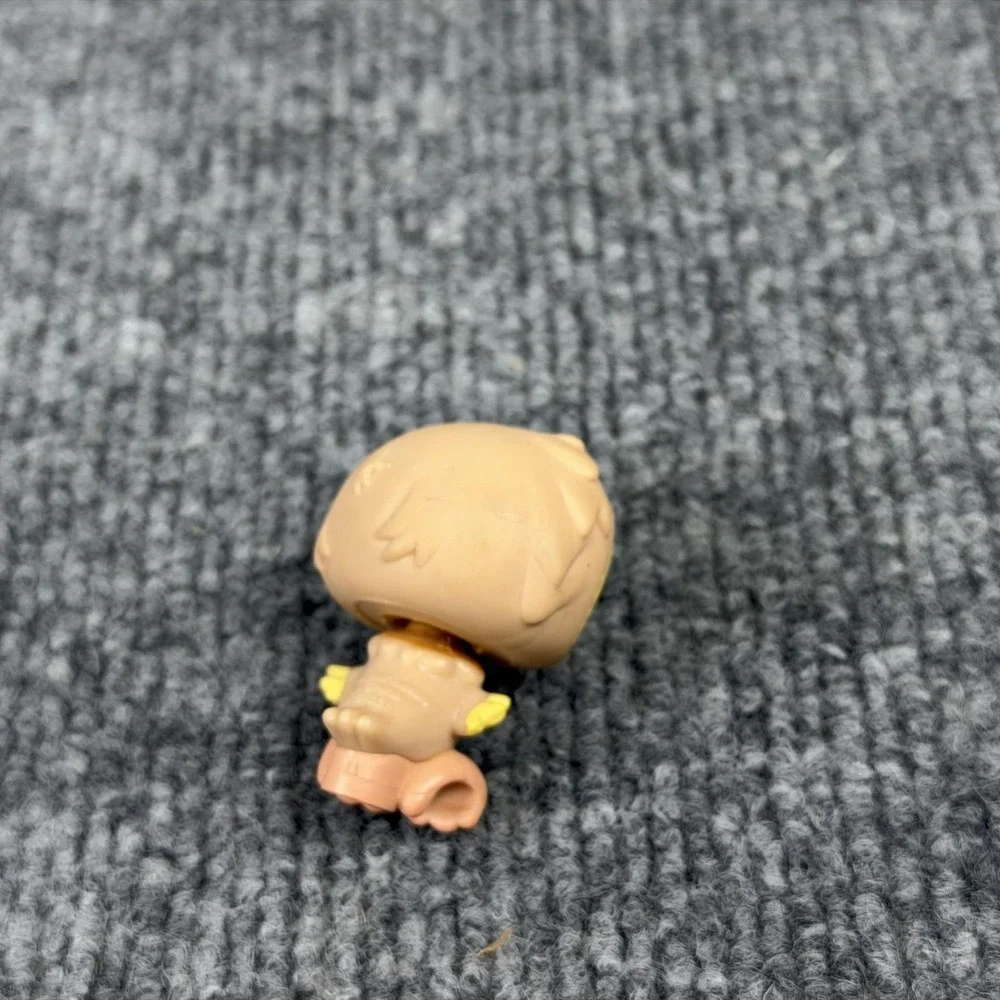 Hasbro Littlest Pet Shop Brown Owl #674 Bird Mini Figure 2007 Blue Eyes LPS Toy